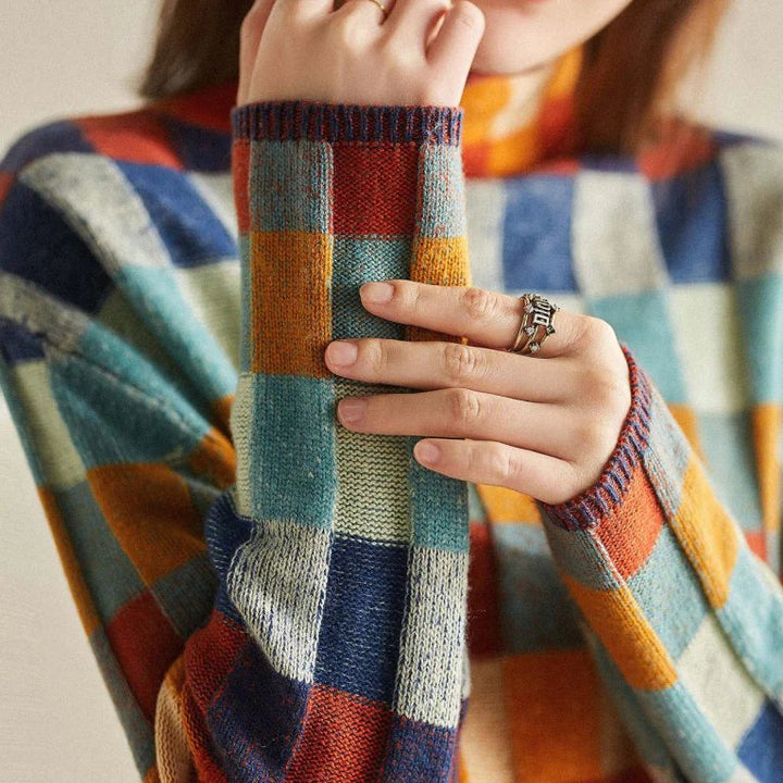 Comfortable Check Print Sweater for Women with Crew Neck Oversized Boxy Soft Knit Style