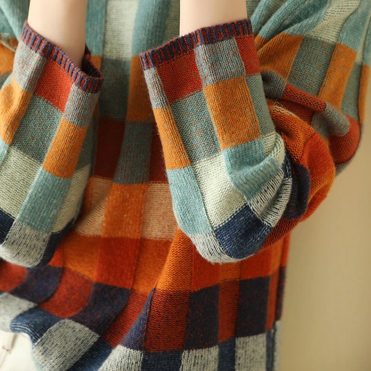 Comfortable Check Print Sweater for Women with Crew Neck Oversized Boxy Soft Knit Style
