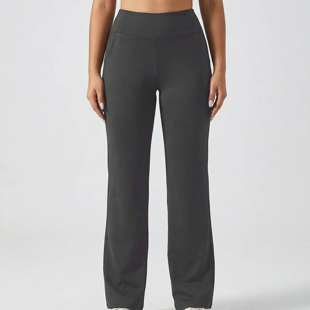 Comfortable Flared Yoga Leggings for Women with High Waist Sporty Silhouette Everyday Stretch Style